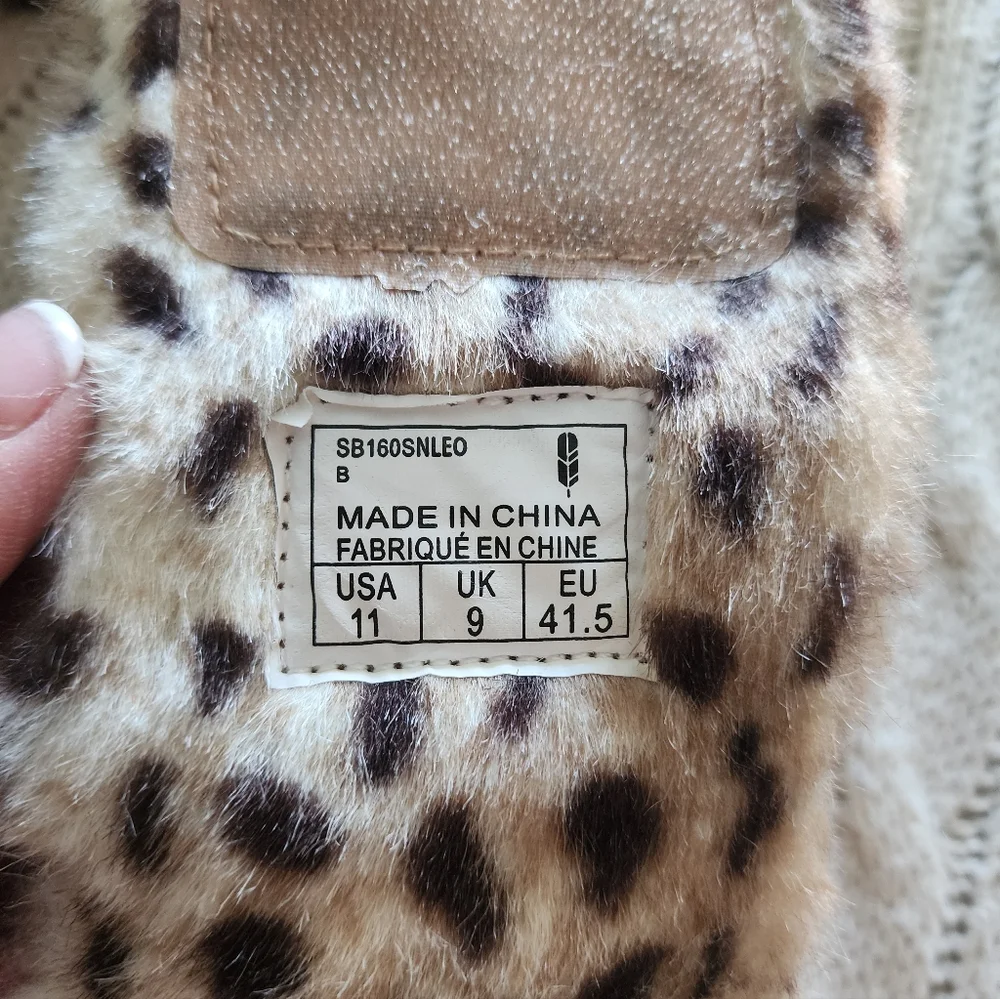NWT.REVITALIGN Tan and Cream Animal Print Sandals - Picture 5 of 7